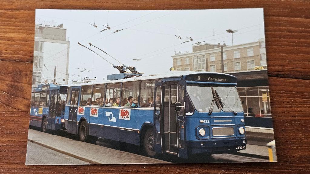 Foto BUS GVA Arnhem 122 Trolleybus, Verzamelen, Spoorwegen en Tramwegen, Gebruikt, Bus of Metro, Overige typen, Verzenden