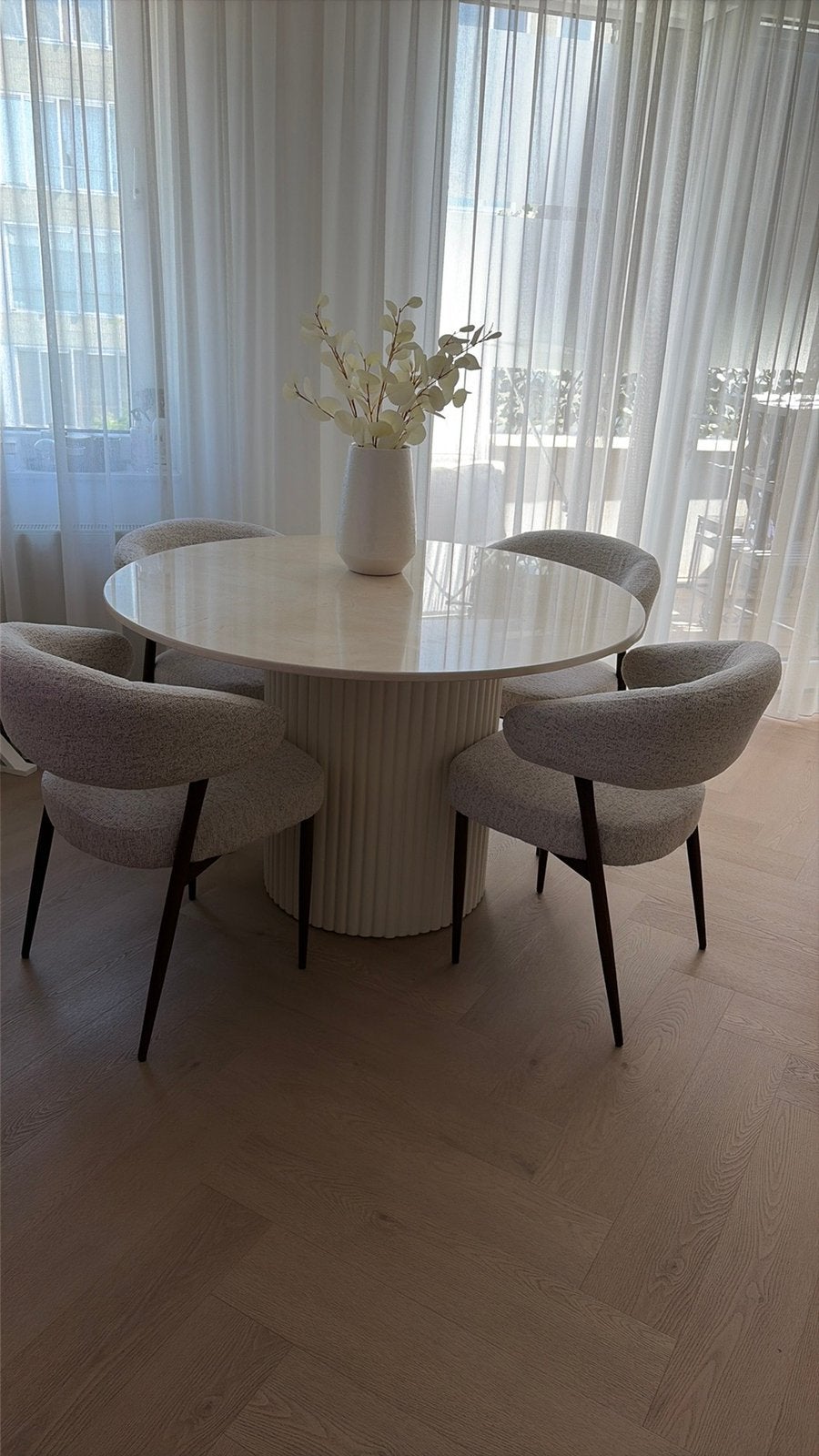 ACTIE Luxe marmer tafelset- eettafel 130 cm + 2 salontafels, Ophalen, Nieuw, 4 tot 6 stoelen