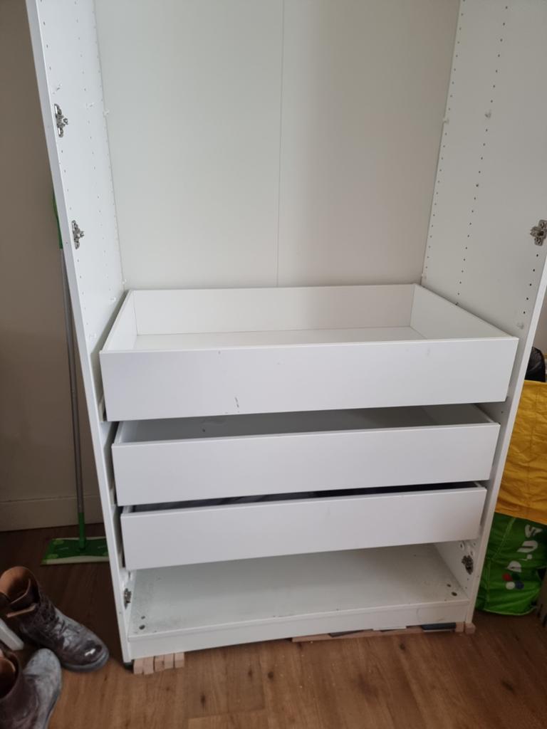 3x pax lades, Ophalen