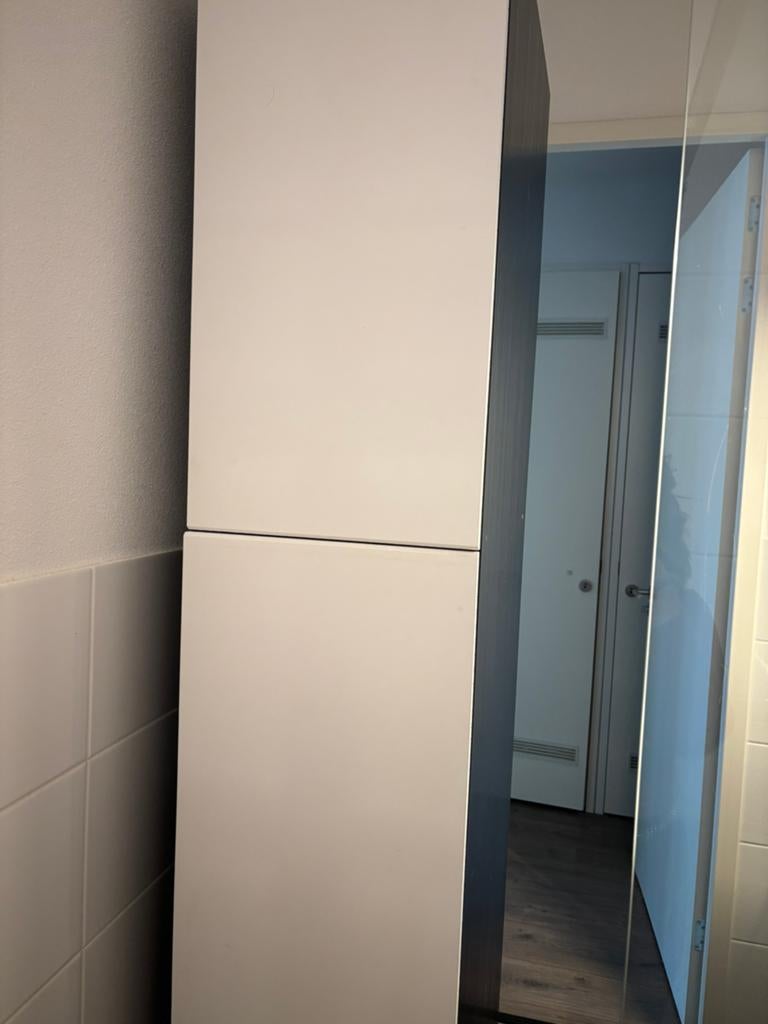 Hoge kast gratis aangeboden, Ophalen of Verzenden, Gebruikt