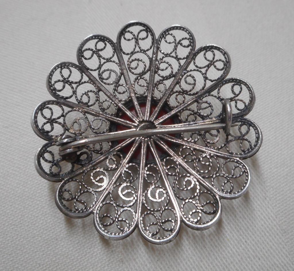 Zilveren antieke broche met carneool nr.527, Verzenden, Zilver, Broche, Met edelsteen