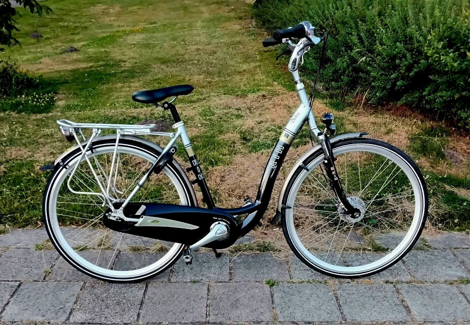 Netjes Rıh Delta Damesfiets 28-inch H52cm
8-versnellingen F, Fietsen en Brommers, Versnellingen, Zo goed als nieuw, 50 tot 53 cm