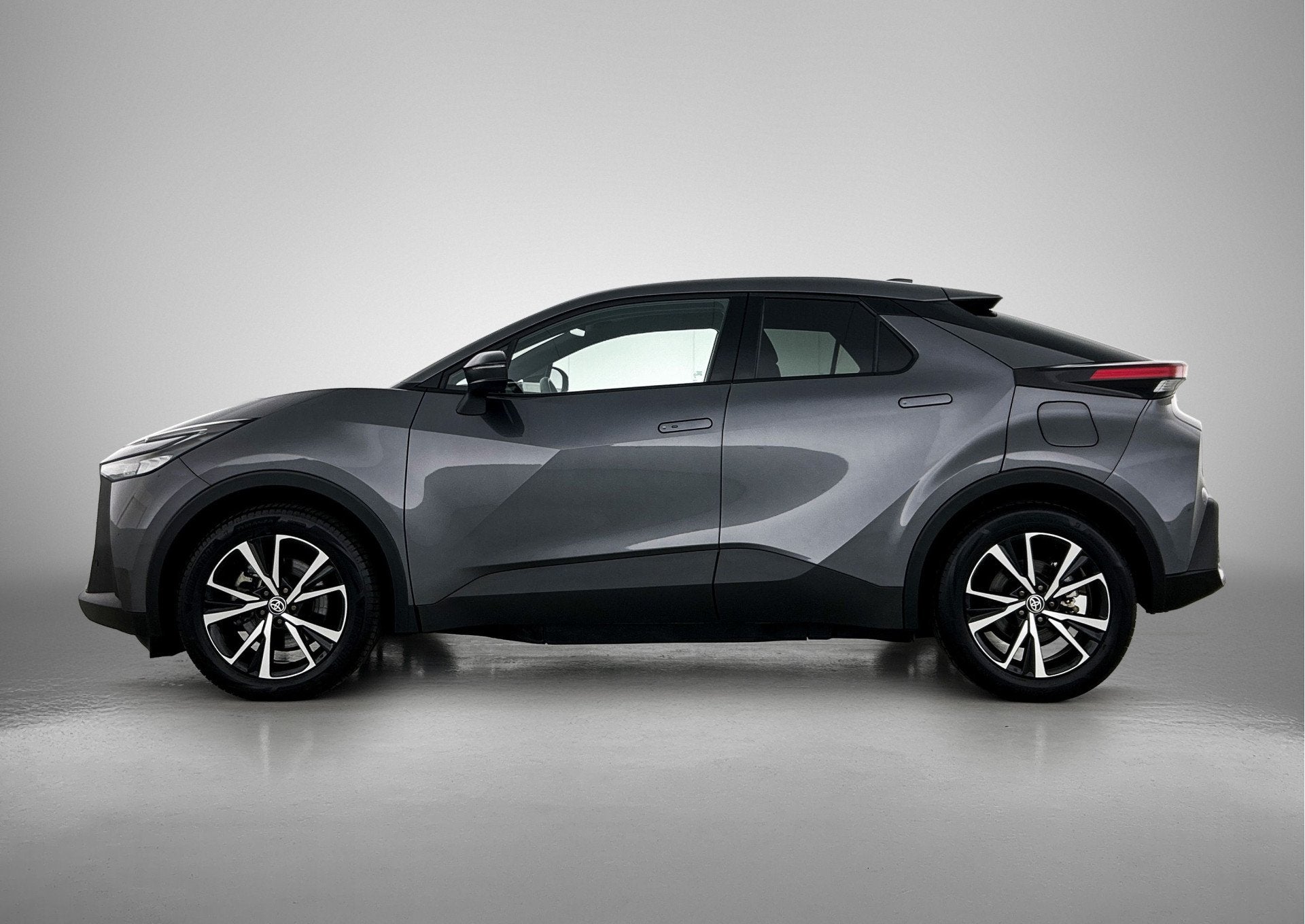 Toyota C-HR 2.0 Plug-in Hybrid 220 Dynamic | BTW voertuig |, Auto's, Stof, 4 cilinders, Bedrijf, Hybride Elektrisch/Benzine