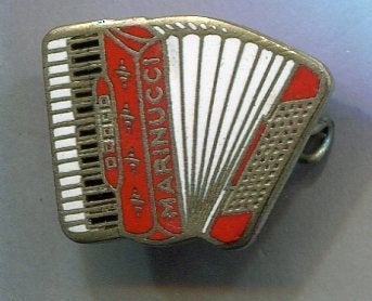 Marinucci Accordeon email op koper muziek broche ( P_223), Verzenden, Nieuw, Merk, Speldje of Pin