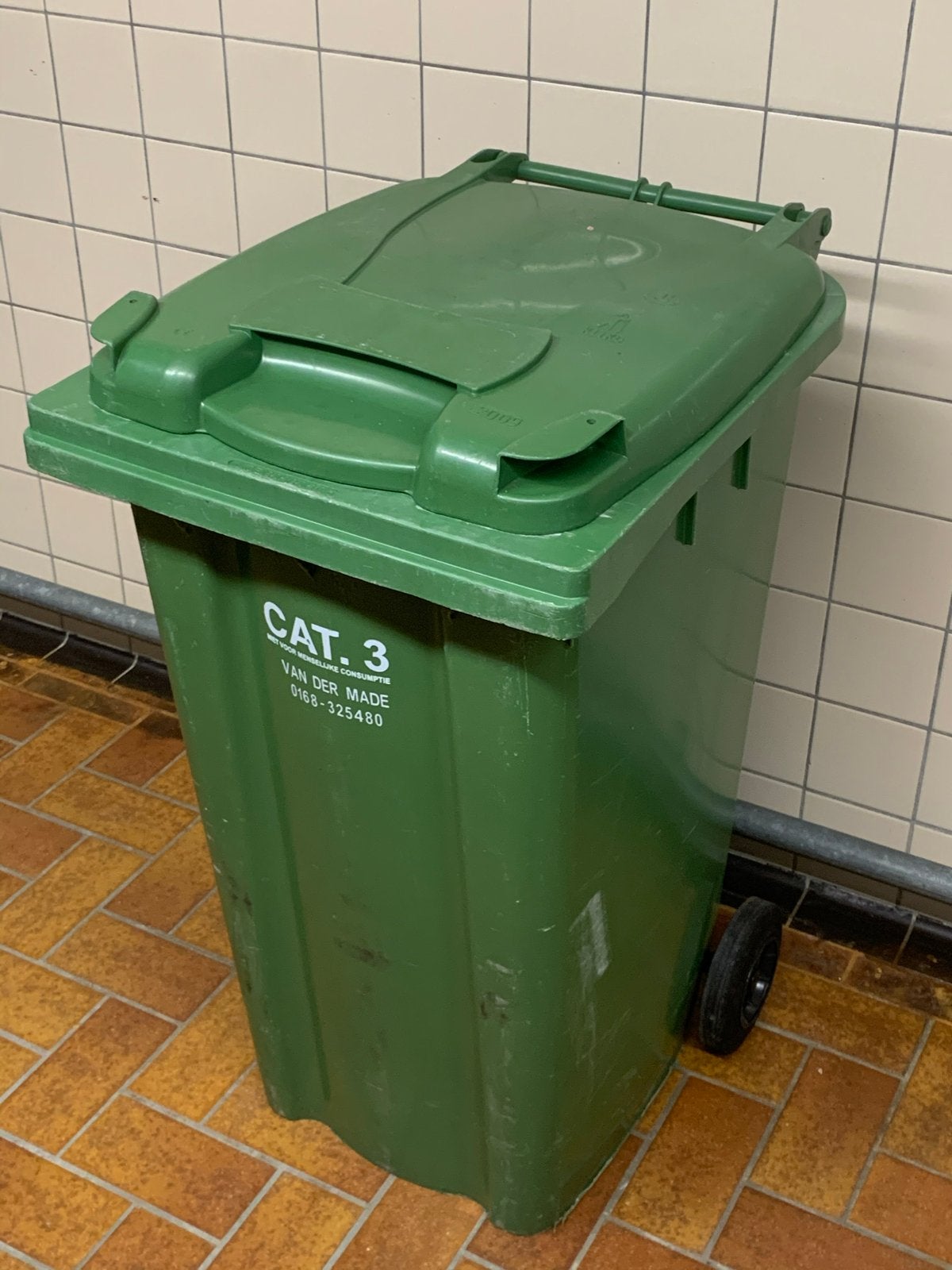 Groene afvalcontainer - Schoon en functioneel, Ophalen, Gebruikt, Groen, Kunststof