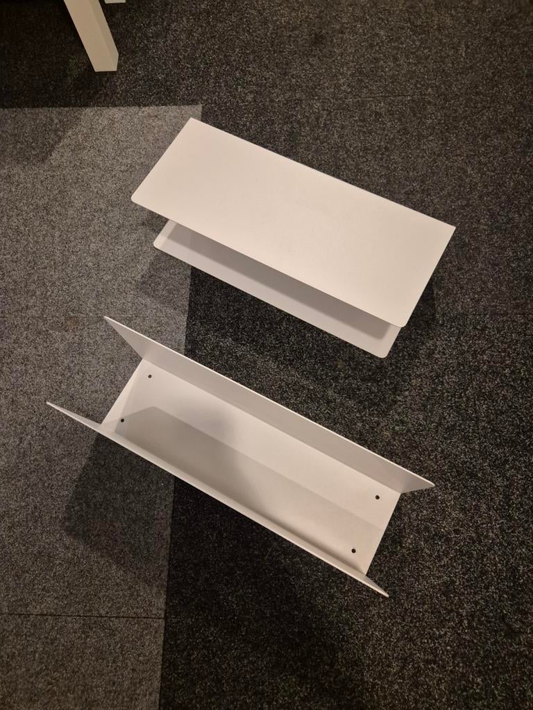 2 stalen wandplanken, Ophalen of Verzenden, Zo goed als nieuw