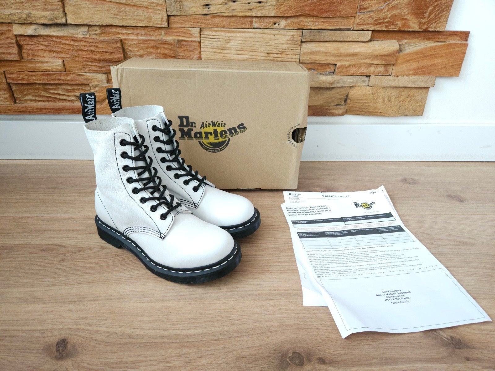 NIEUW!!! Dr Martens SOEPEL LEER!!! 1460 Pascal BW maat 38, Wit, Lage of Enkellaarzen, Nieuw, Ophalen of Verzenden