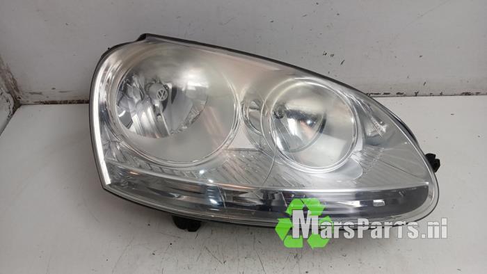 Koplamp rechts van een Volkswagen Golf