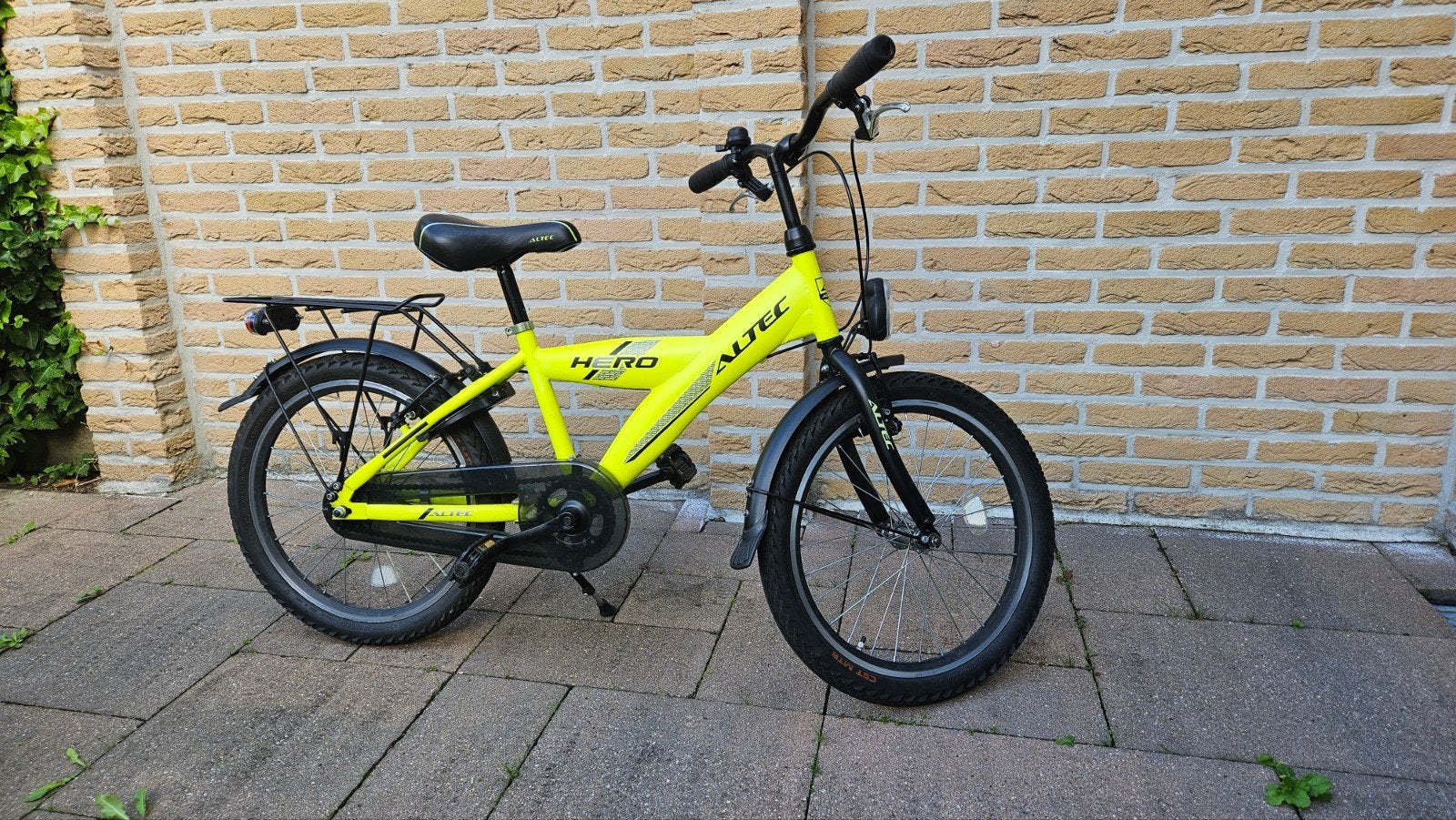 Altec Hero Kinderfiets 20 inch - Zo goed als nieuw, Ophalen, Altec Hero, Zo goed als nieuw, Terugtraprem