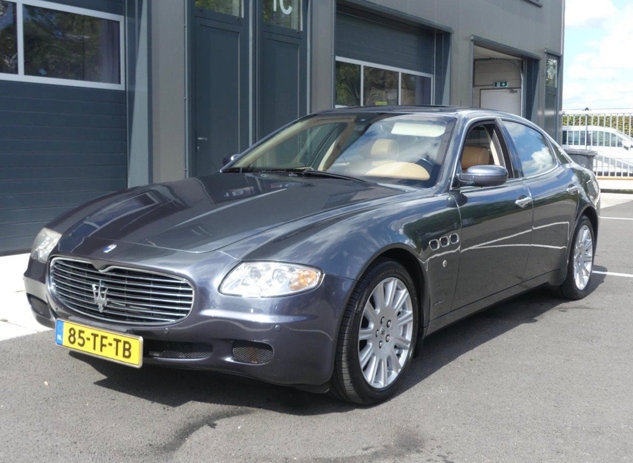 Trouwauto maserati quattroporte 2004, Met chauffeur, Trouwauto