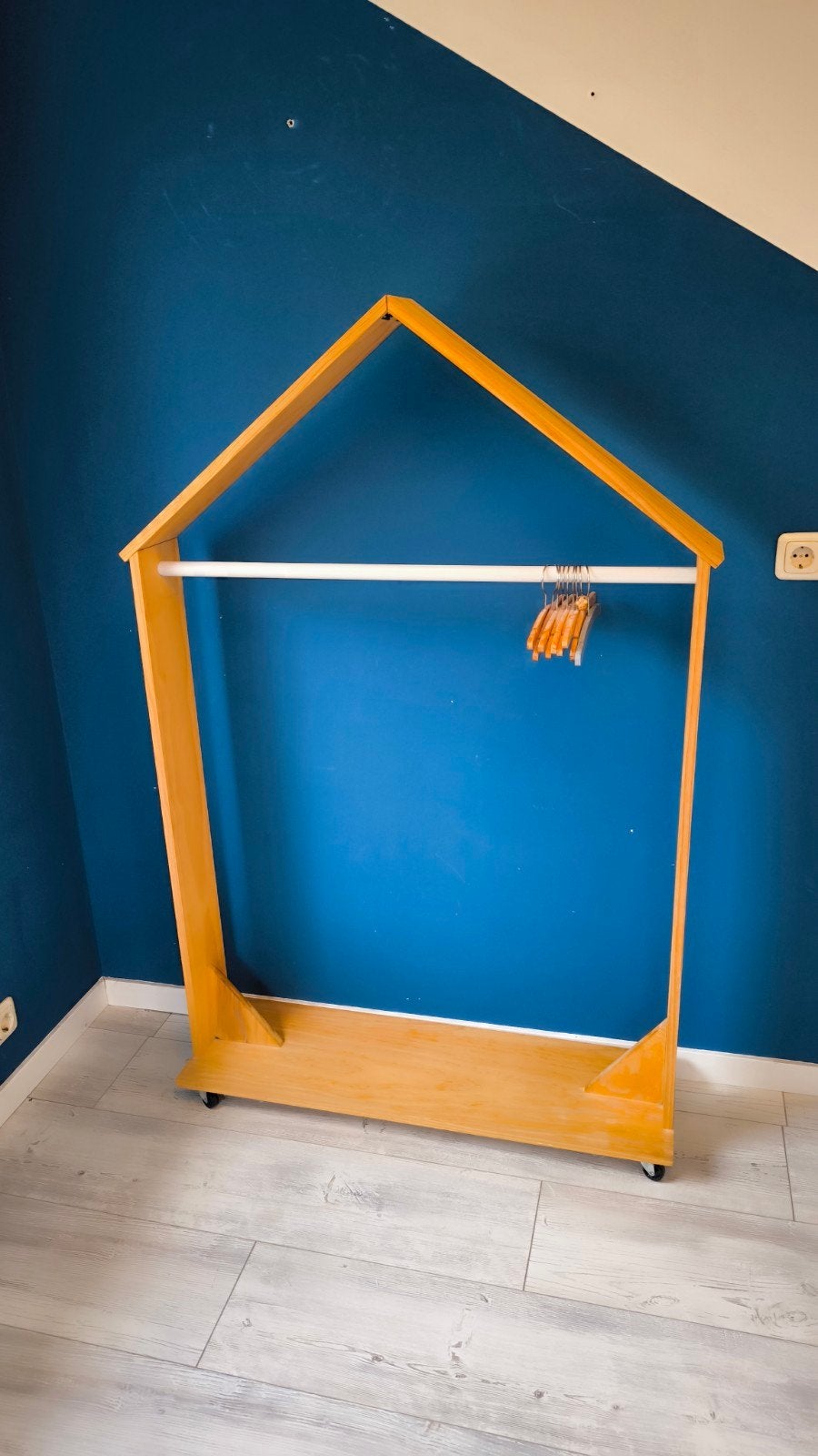 Verrijdbare Kledingrek met Hangers - 100x30x155cm, Ophalen, Met wielen, Gebruikt