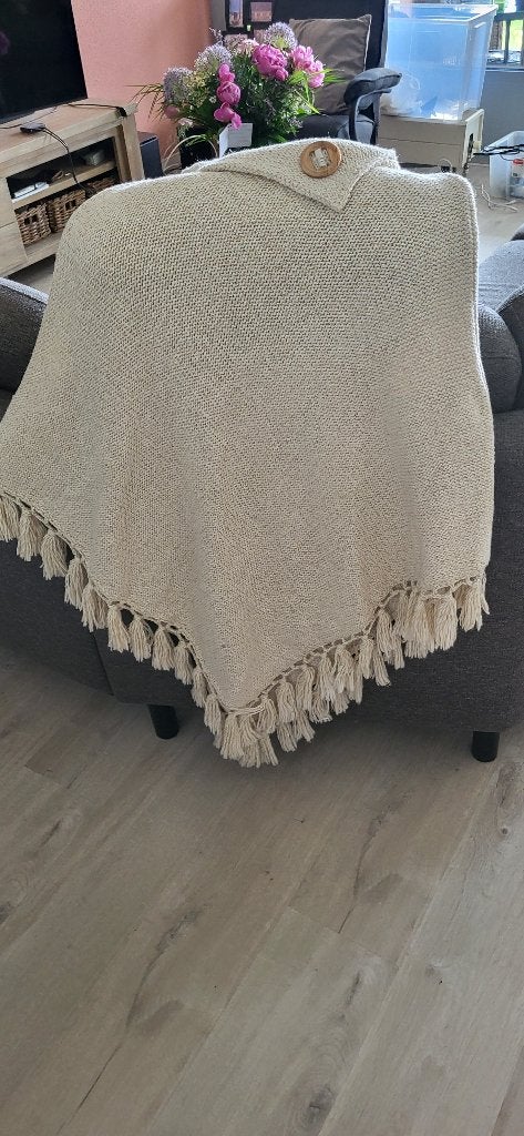 Wollen poncho 1x gedragen, Ophalen of Verzenden, Nieuw, Beige