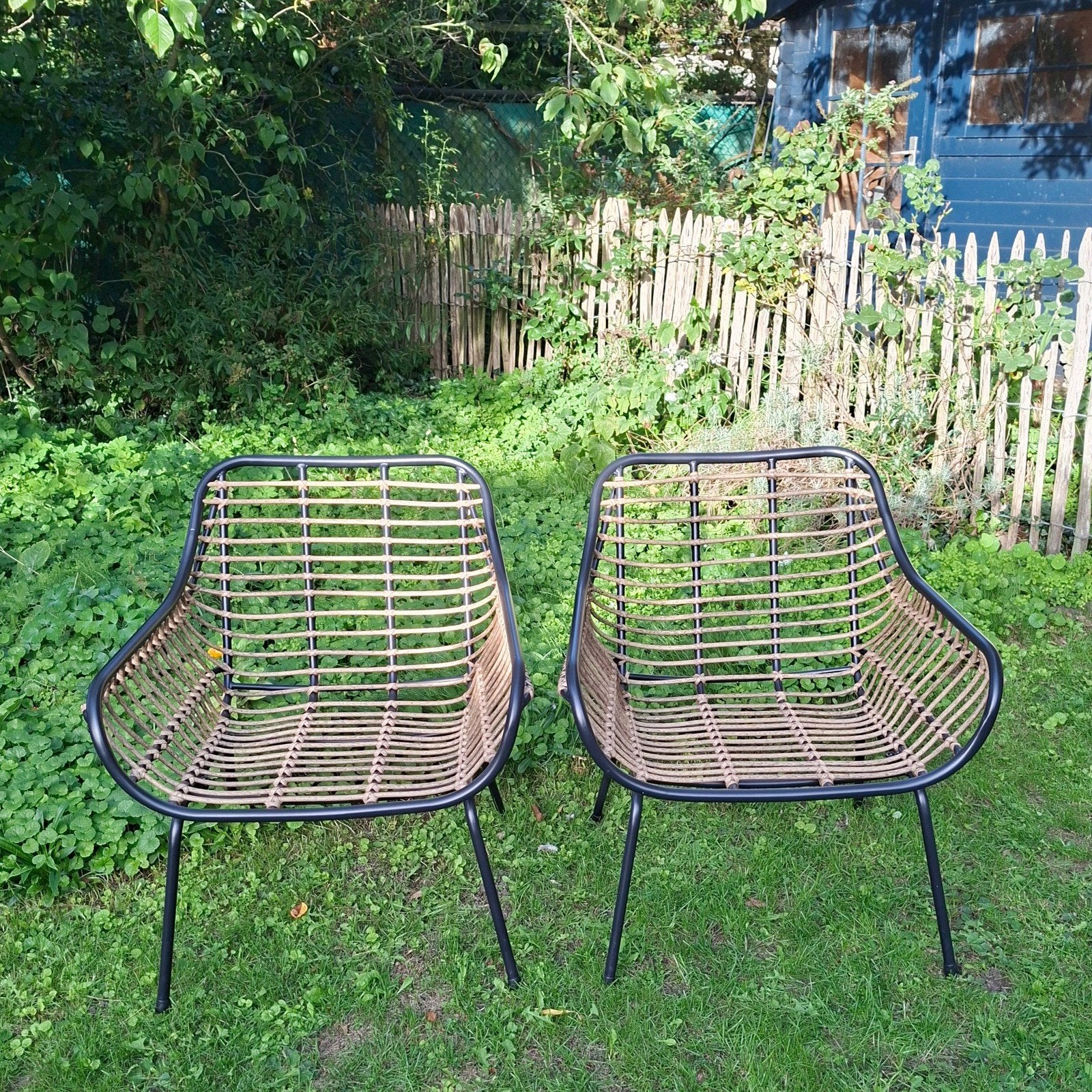 Twee rotan stoelen met metalen frame, Huis en Inrichting, Ophalen, Gebruikt, Twee, Metaal