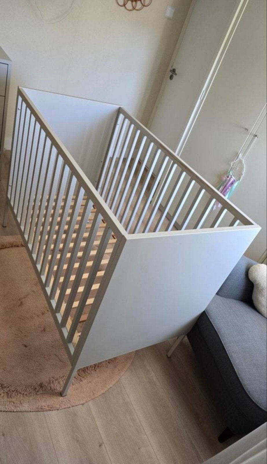 Kidsmill Amy 60x120 grijs ledikant, Kinderen en Baby's, Babywiegjes en Ledikanten, Ophalen, Gebruikt, Ledikant