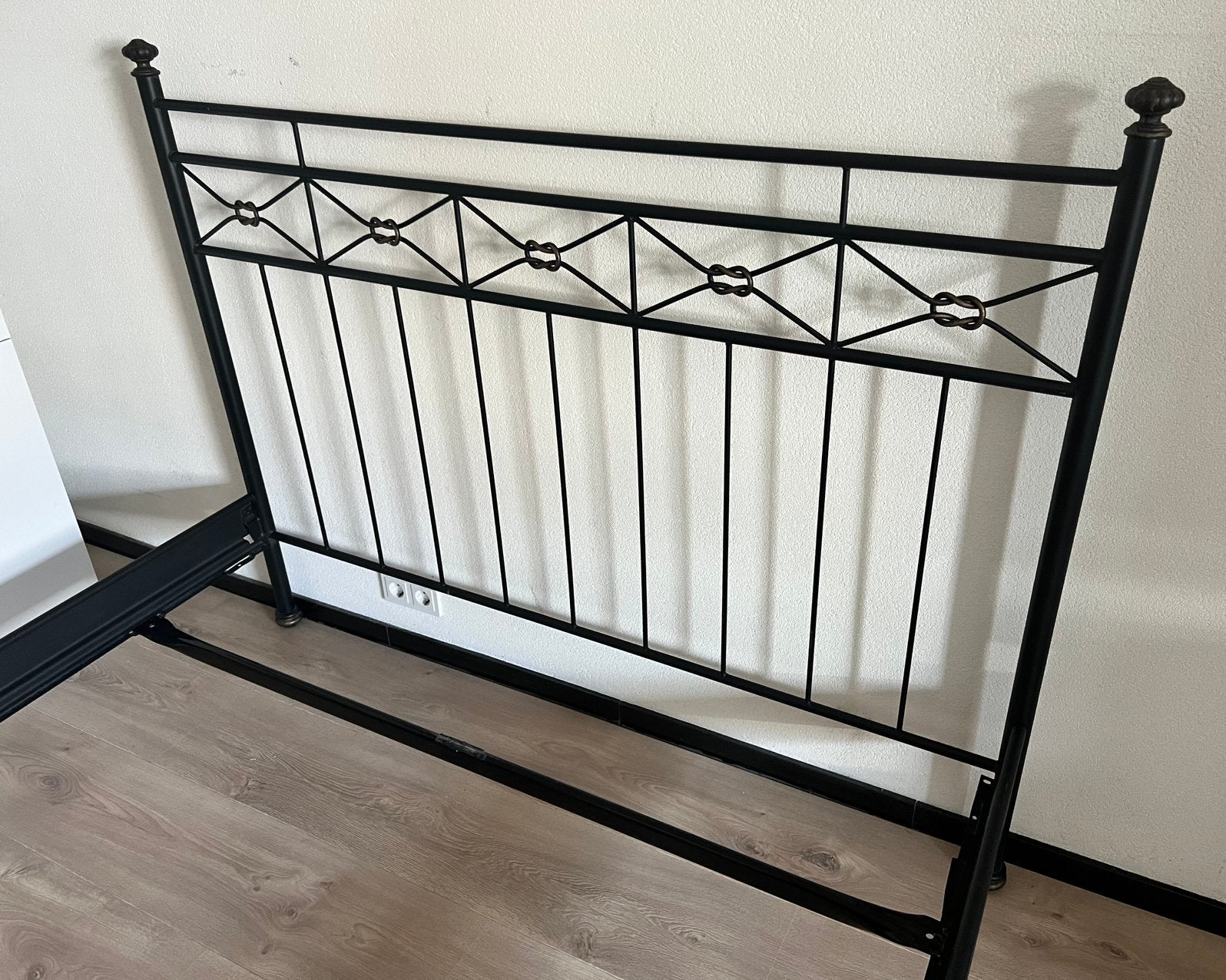 Mooi, stevig en uniek spijlenbed frame., Ophalen, Gebruikt, Zwart, Tweepersoons