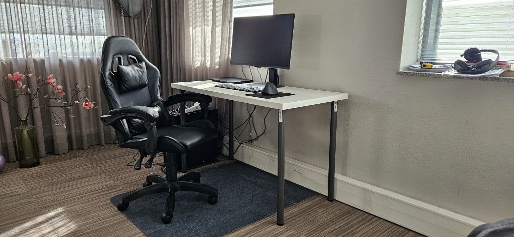Computer desk with chair, Ophalen, 120 cm, Spaanplaat of MDF, Zo goed als nieuw
