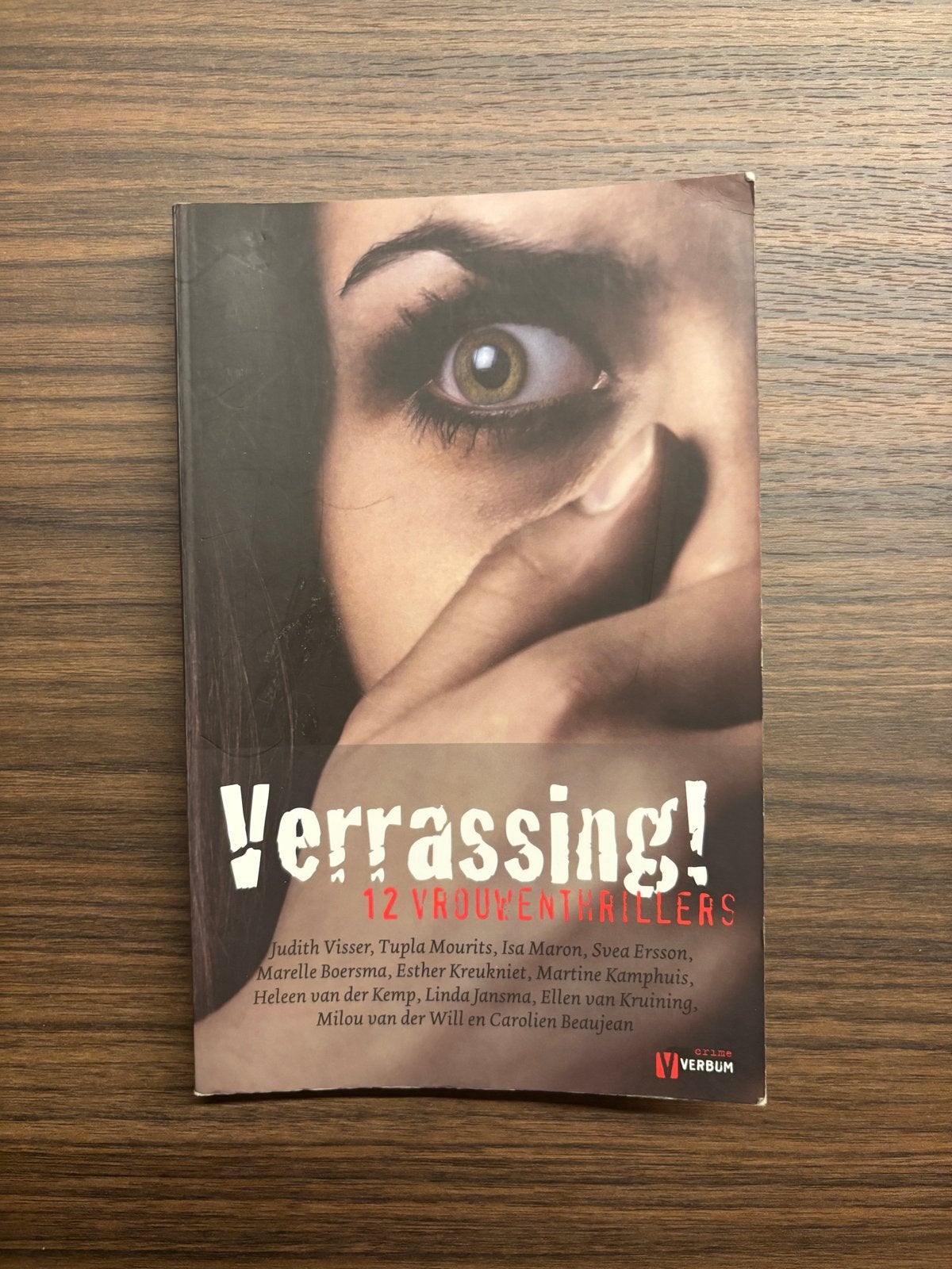 Verrassing! 12 Vrouwenthillers - Crime Verbum, Ophalen of Verzenden, Zo goed als nieuw, Nederland