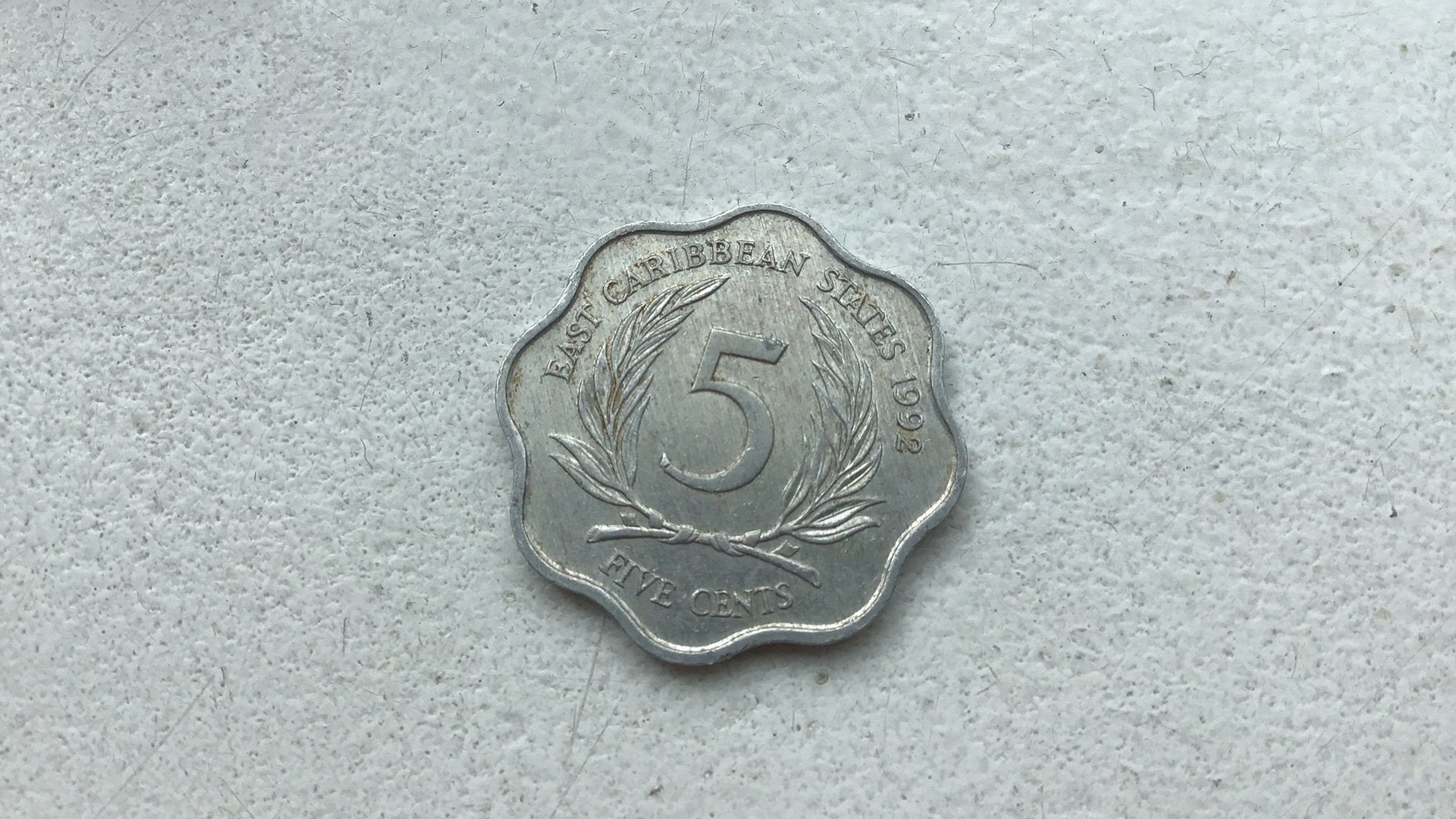 East carribean states 5 cents 1992., Postzegels en Munten, Munten | Amerika, Ophalen of Verzenden, Noord-Amerika