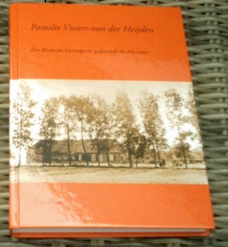 Familie Vissers-van der Heijden.Tiny Vissers. 9789462283824., Ophalen of Verzenden, Zo goed als nieuw
