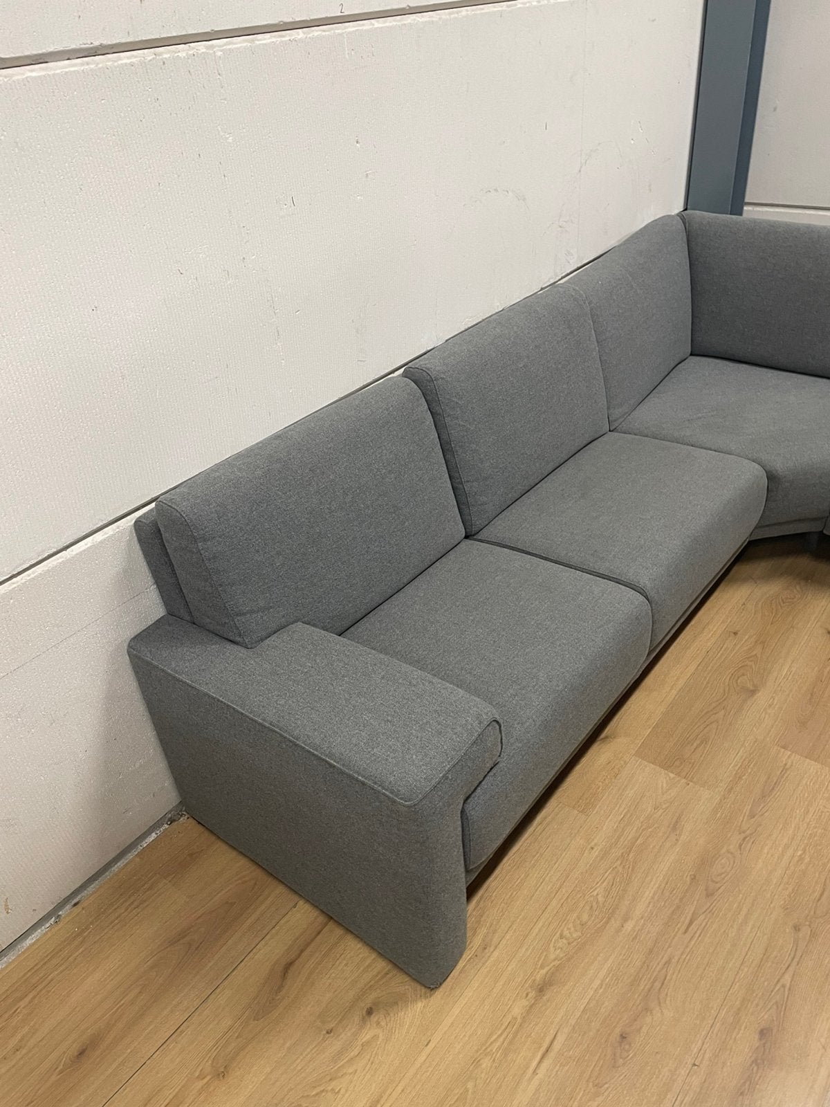 Mooie luxe grijze hoekbank - GEREINIGD!!!, Ophalen, 250 tot 300 cm, Luxe, Hoekbank