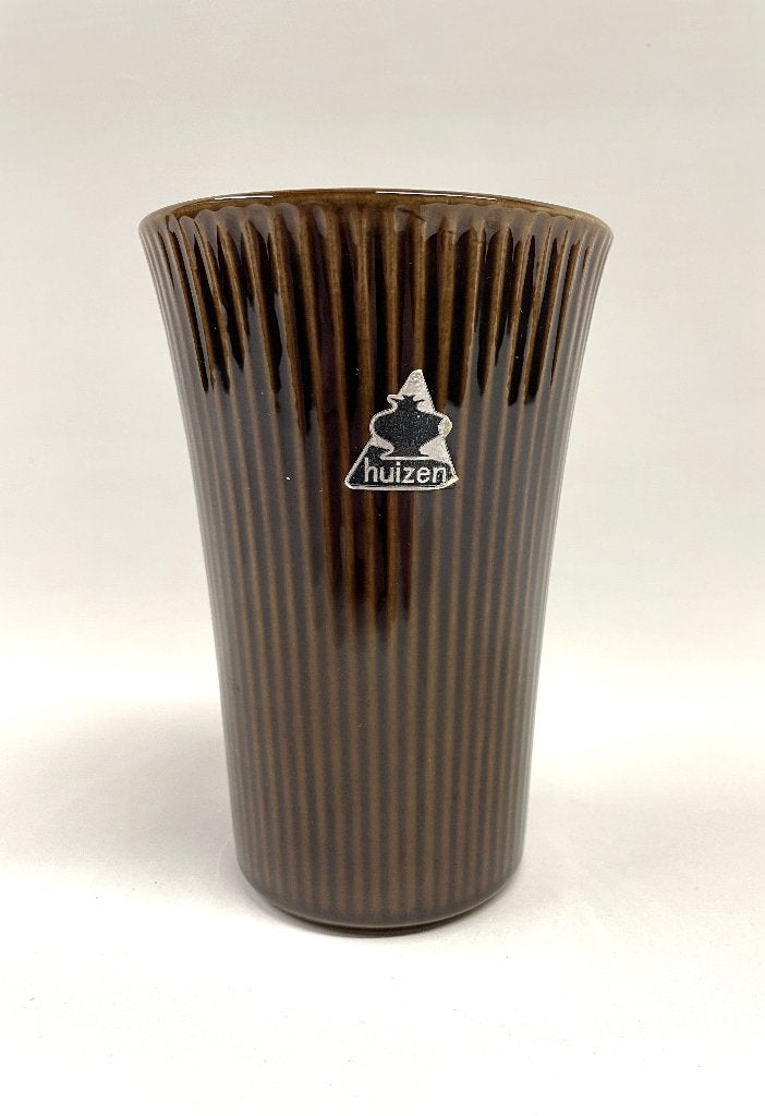vaasje Potterie De Driehoek Huizen vintage jaren ‘70, Gebruikt, Bruin, Met patroon/structuur, Steen/keramiek