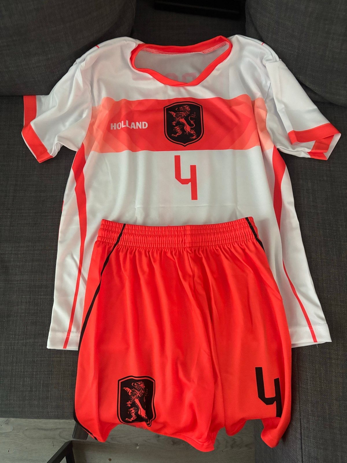 Wk tenue Oranje Voetbaltenue Virgil van Dijk, Sport en Fitness, Voetbal, Maat XS of kleiner, Verzenden, Nieuw, Set