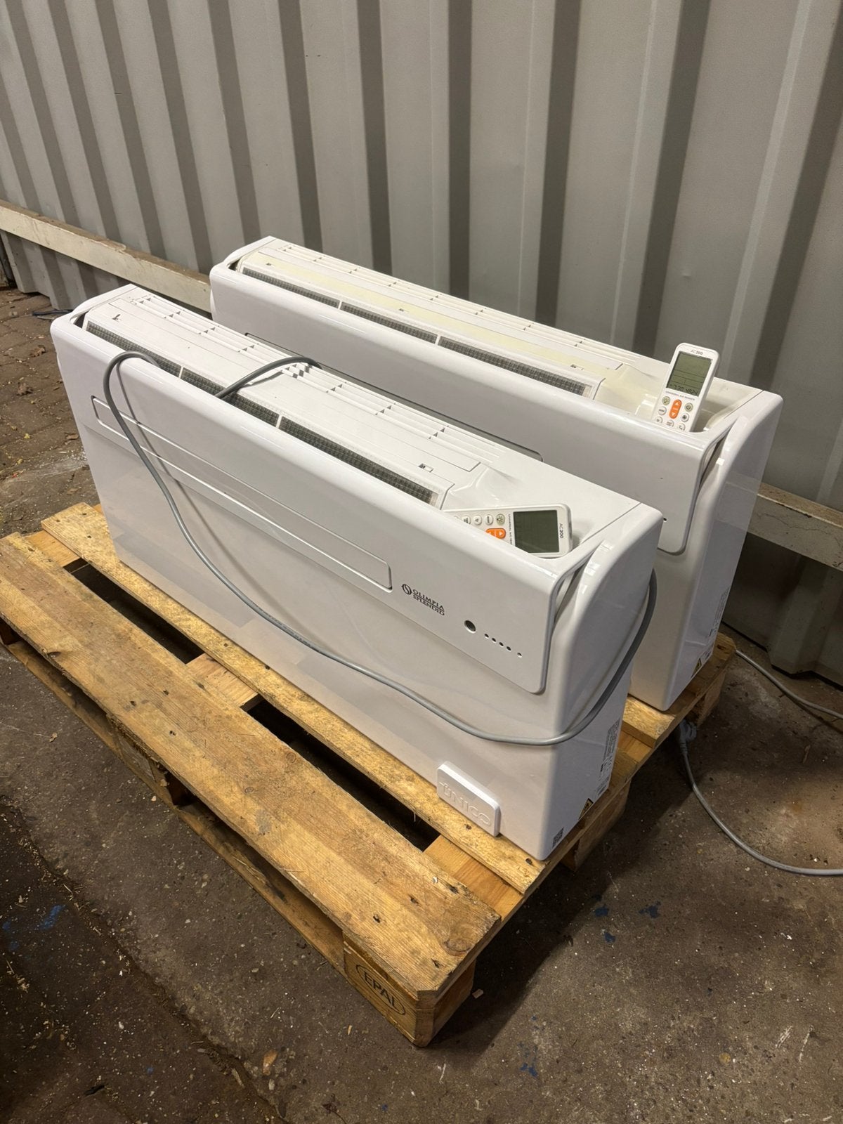 Wand airconditioning 2,4kw zonder buitenunit met verwarming, Ophalen, Timer, 3 snelheden of meer, Gebruikt