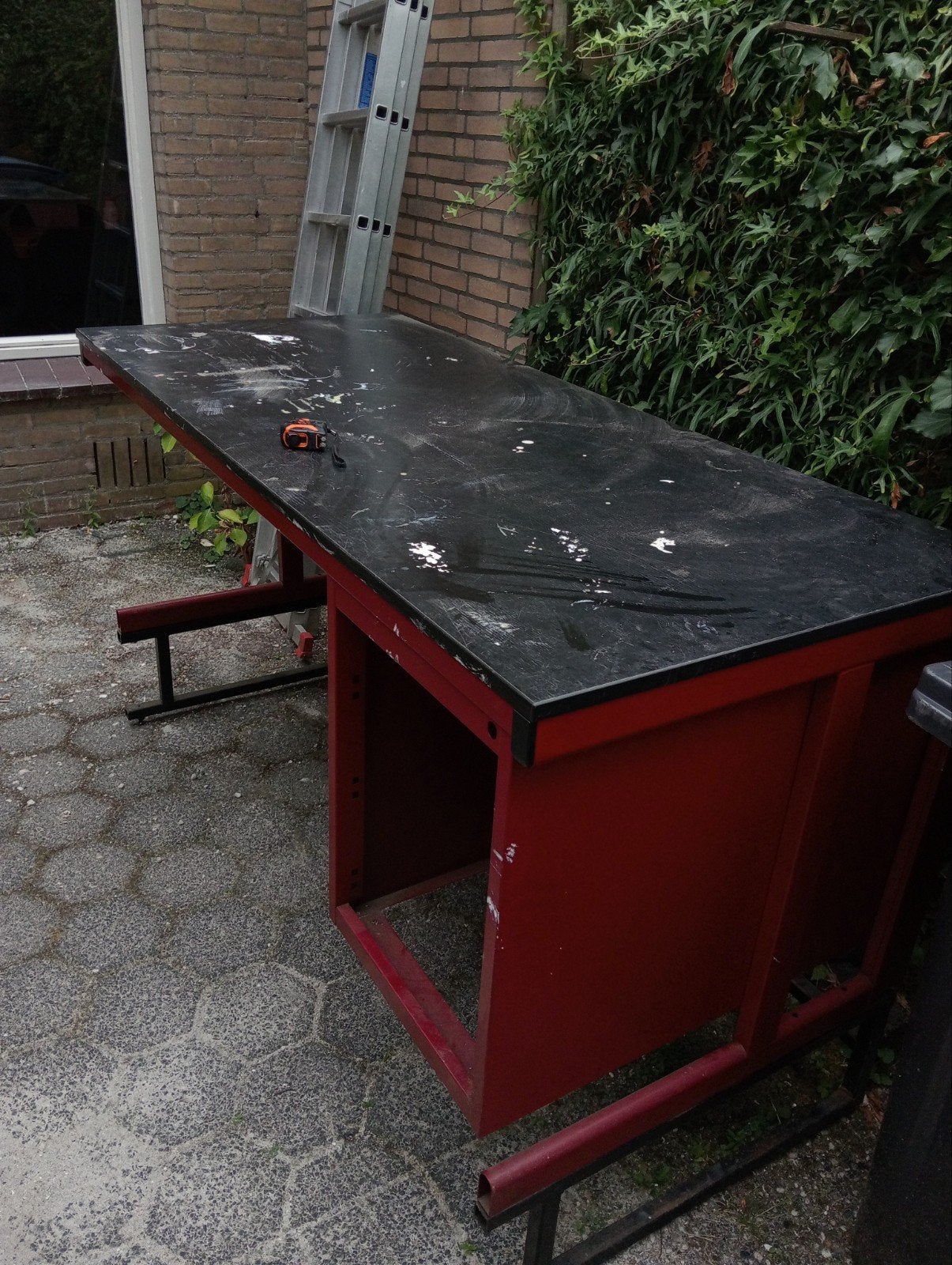 Robuuste werkbank 180x80x100 cm met lichte verfvlekken, Ophalen of Verzenden, Gebruikt, 170 cm of meer