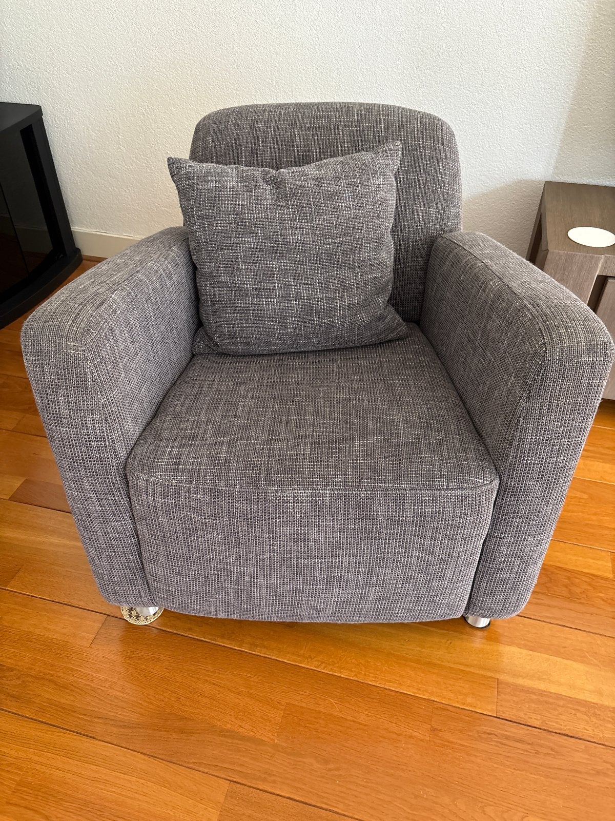 Twee gemêleerd grijze fauteuils met kussens, Ophalen, Gebruikt, Minder dan 75 cm, 75 tot 100 cm
