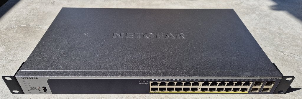 Netgear GS728TPv2 24-Port Gigabit PoE+ Managed Switch 4x SFP, Computers en Software, Ophalen, Zo goed als nieuw