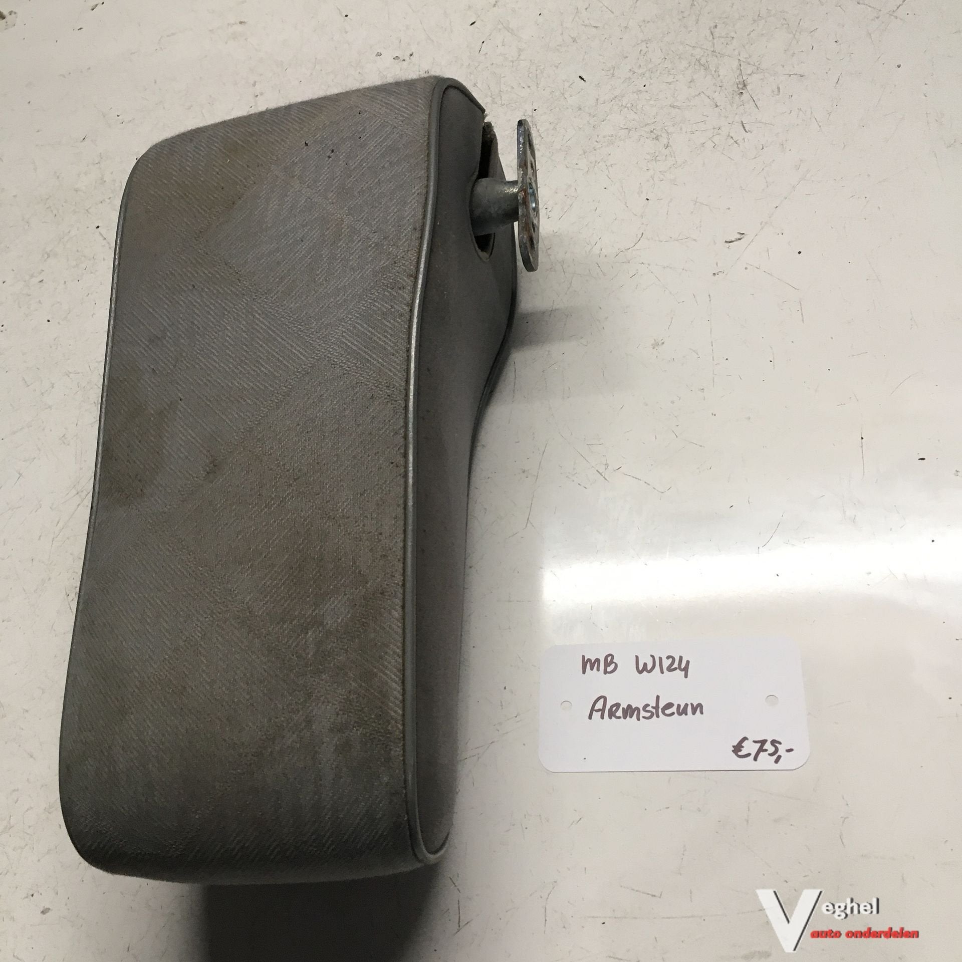 Mercedes W124 Armsteun Grijs, Auto-onderdelen, Interieur en Bekleding, Gebruikt, -, -, Ophalen of Verzenden