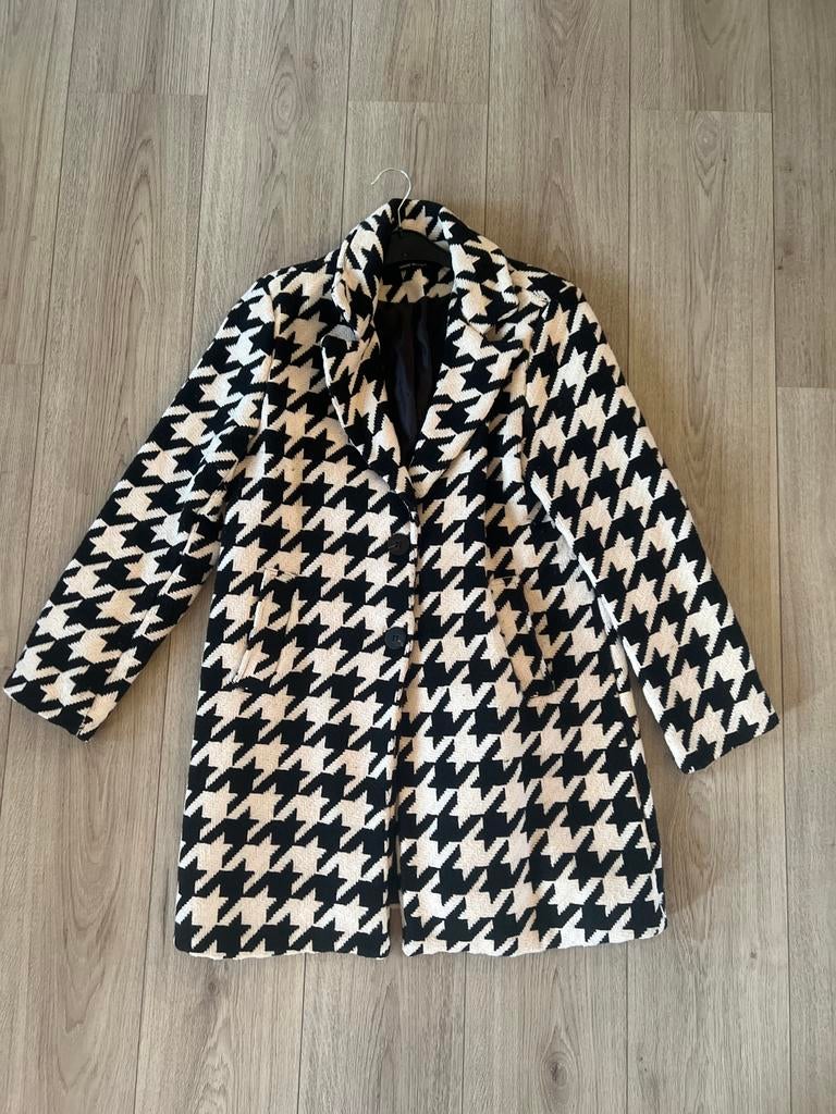 Zwart-witte pied-de-poule jas, Ophalen of Verzenden, Zo goed als nieuw, Maat 38/40 (M), Zwart