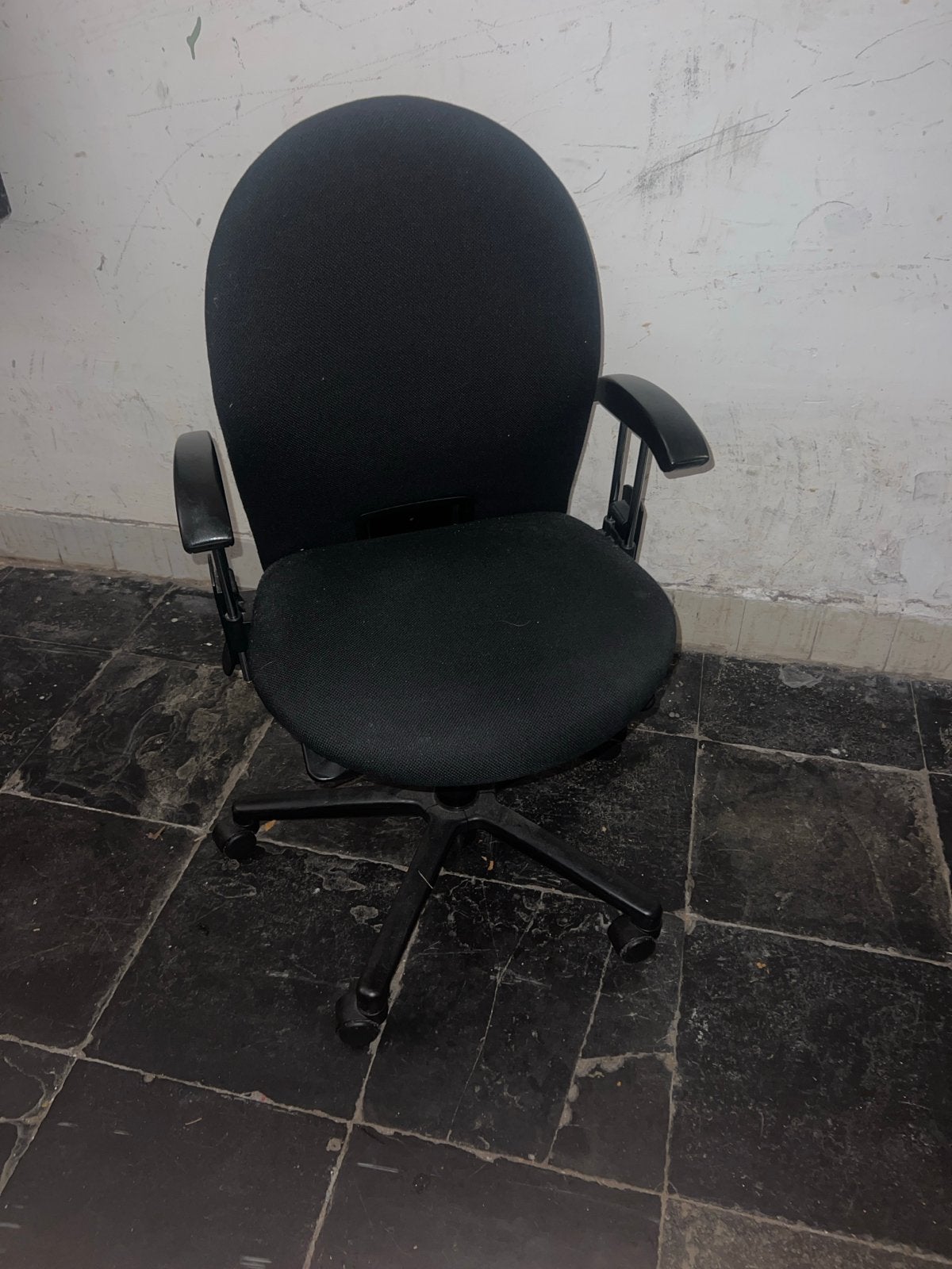 Foto 2 van Zwarte Bureaustoel - Comfortabel en Verstelbaar