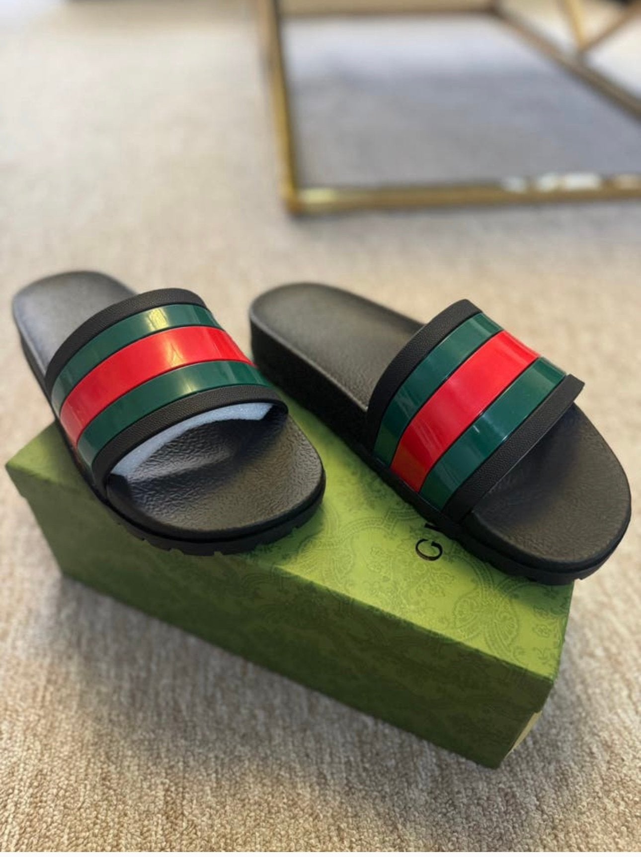 Gucci slippers, Kleding | Heren, Ophalen of Verzenden, Zo goed als nieuw, Zwart