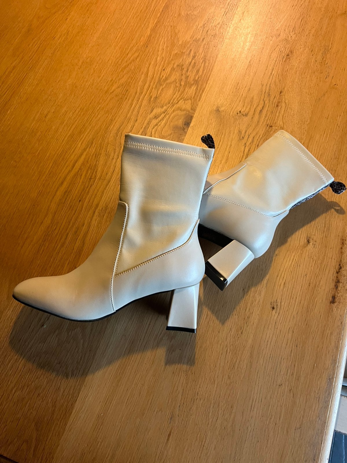 Cremekleurige laarzen van MarcCain, Overige kleuren, Verzenden, Lage of Enkellaarzen, Nieuw