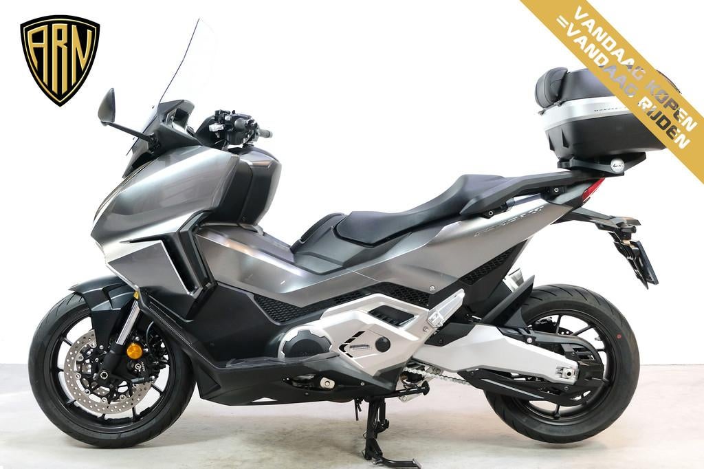 Honda FORZA 750 (bj 2023), Motoren, Motoren | Honda, Scooter, 745 cc, Bedrijf, Meer dan 35 kW