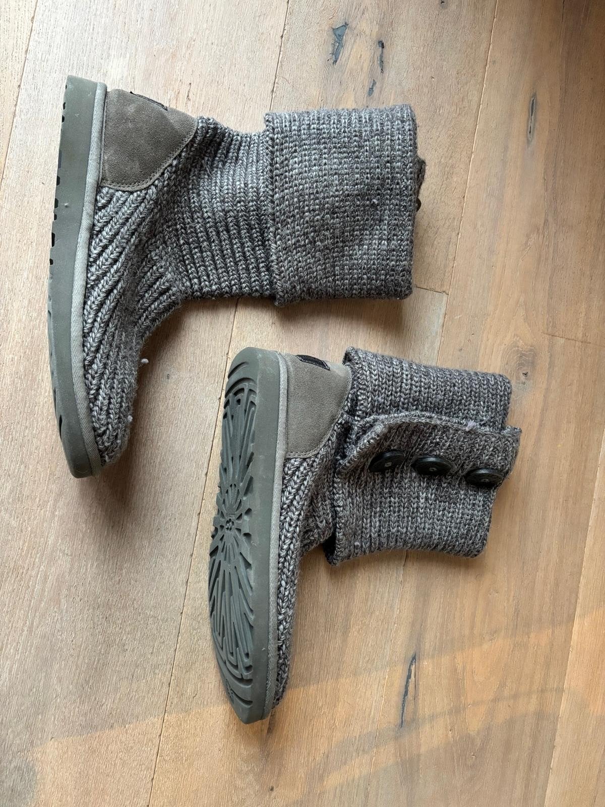 Grijze Uggs Maat 39 - Zo goed als nieuw!, UGG, Lage of Enkellaarzen, Ophalen of Verzenden, Zo goed als nieuw