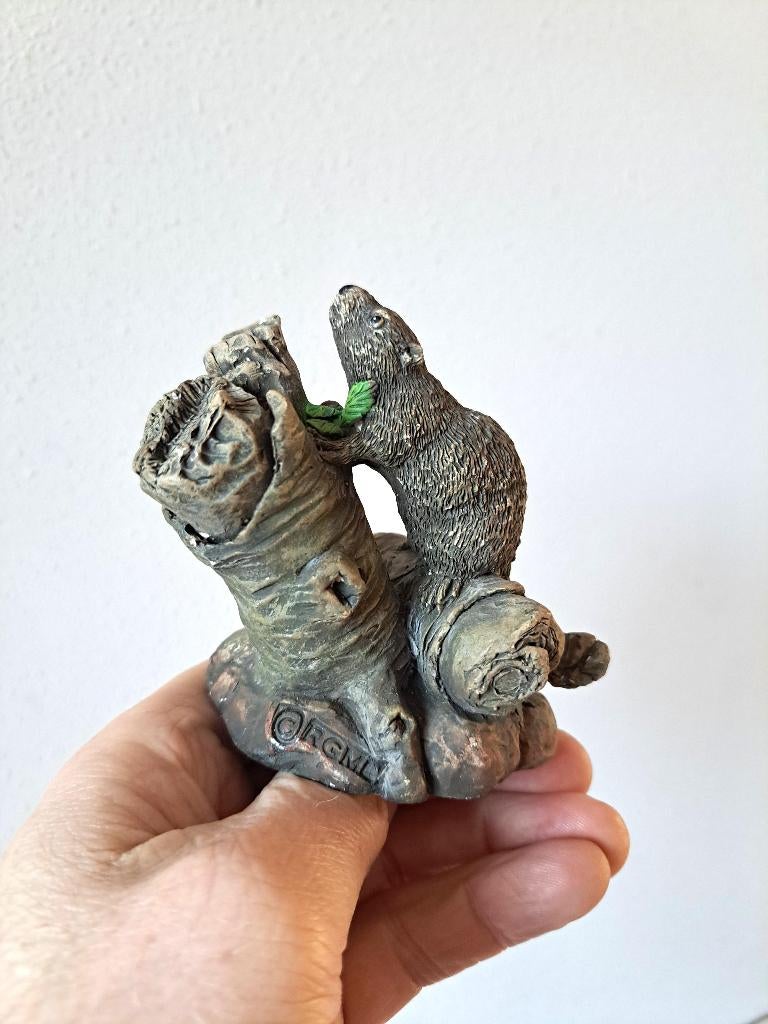 Bever op boomstam, RGML, kunsthars 8x7x9cm, Verzamelen, Ophalen of Verzenden, Zo goed als nieuw, Wild dier, Beeldje of Figuurtje