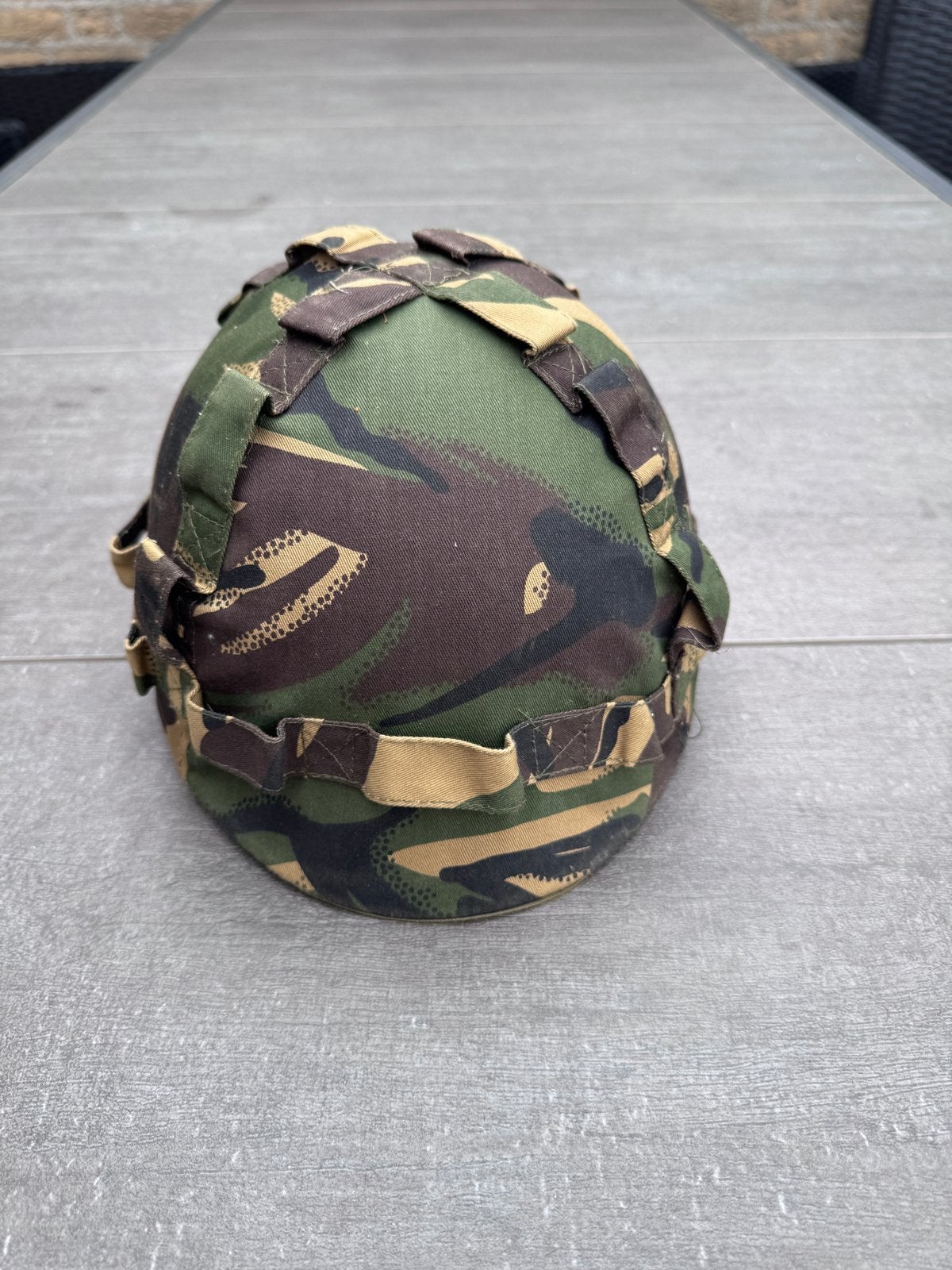 Helm met camouflageprint en net (leger), Ophalen, Landmacht, Overige gebieden, Helm of Baret
