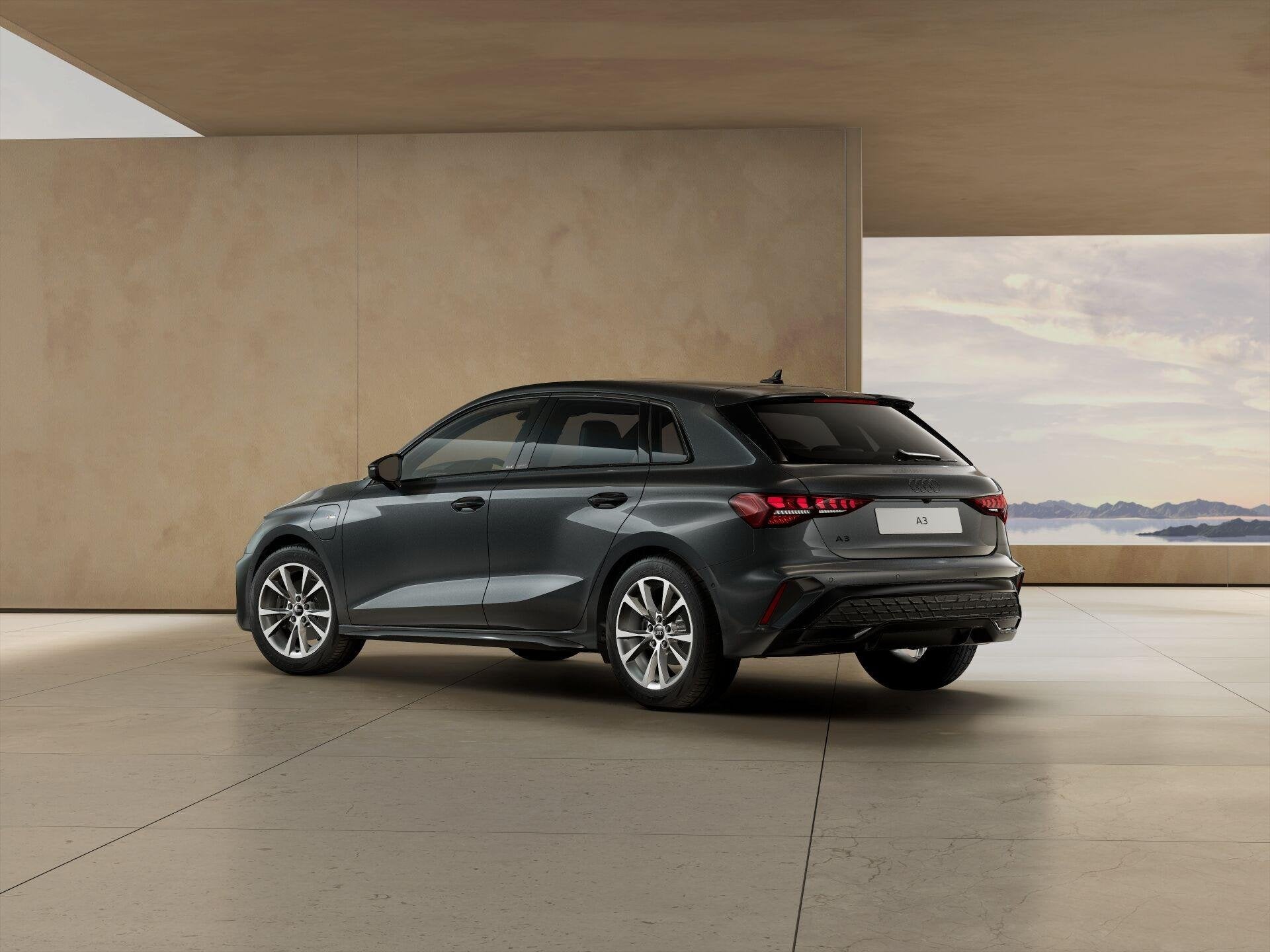 Audi A3 Sportback 40 TFSI e 204pk S Edition | Getint Glas |, 12 maanden, 1498 cc, 4 cilinders, 150 min
