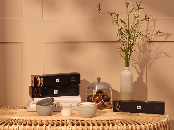 4 NIEUW Nespresso Barista Cappuccino thee kop minimalistisch, Keramiek, Nieuw, Ophalen of Verzenden, Overige stijlen