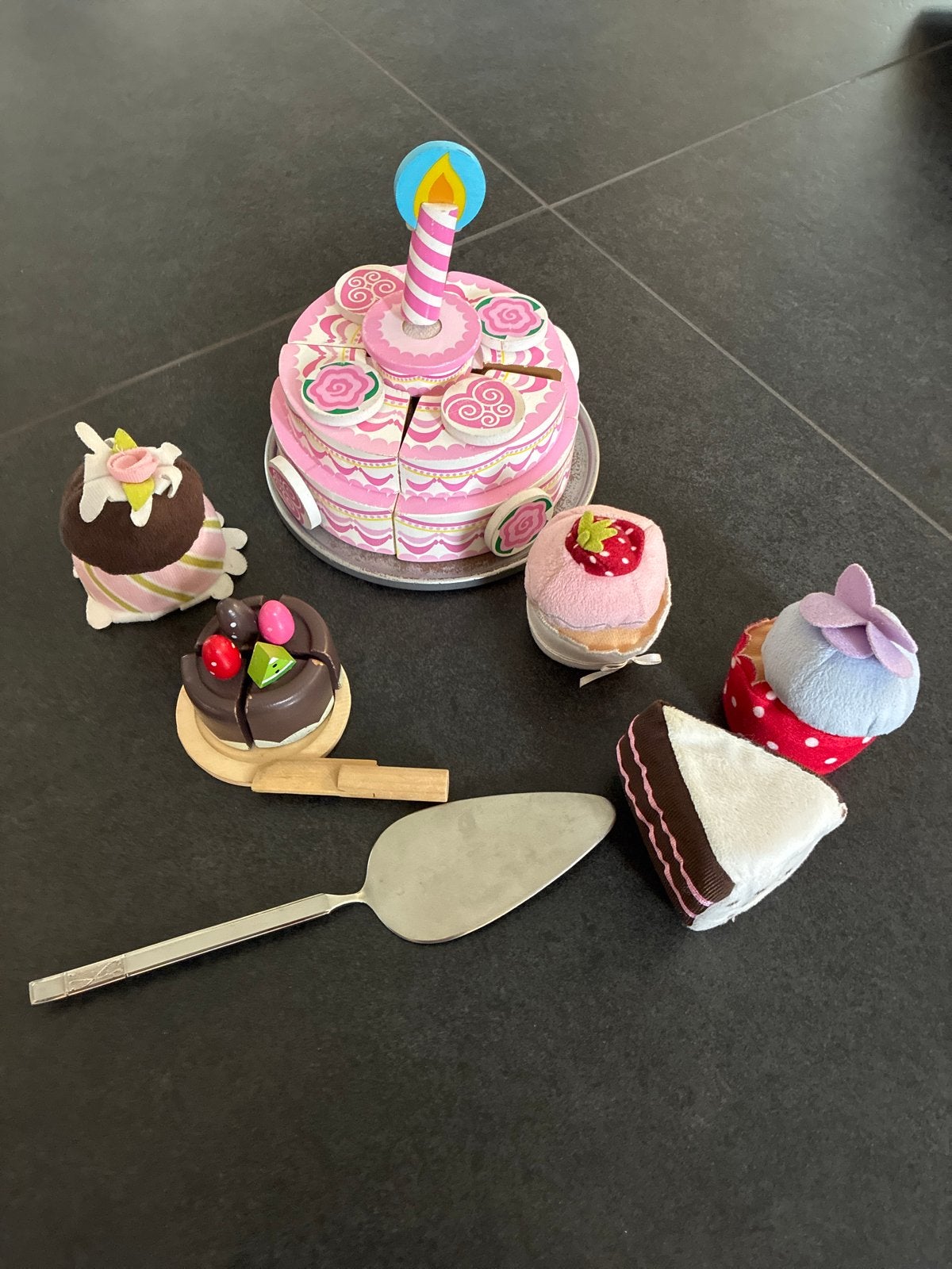 Speelgoedtaart en gebakjes set, Ophalen of Verzenden, Gebruikt