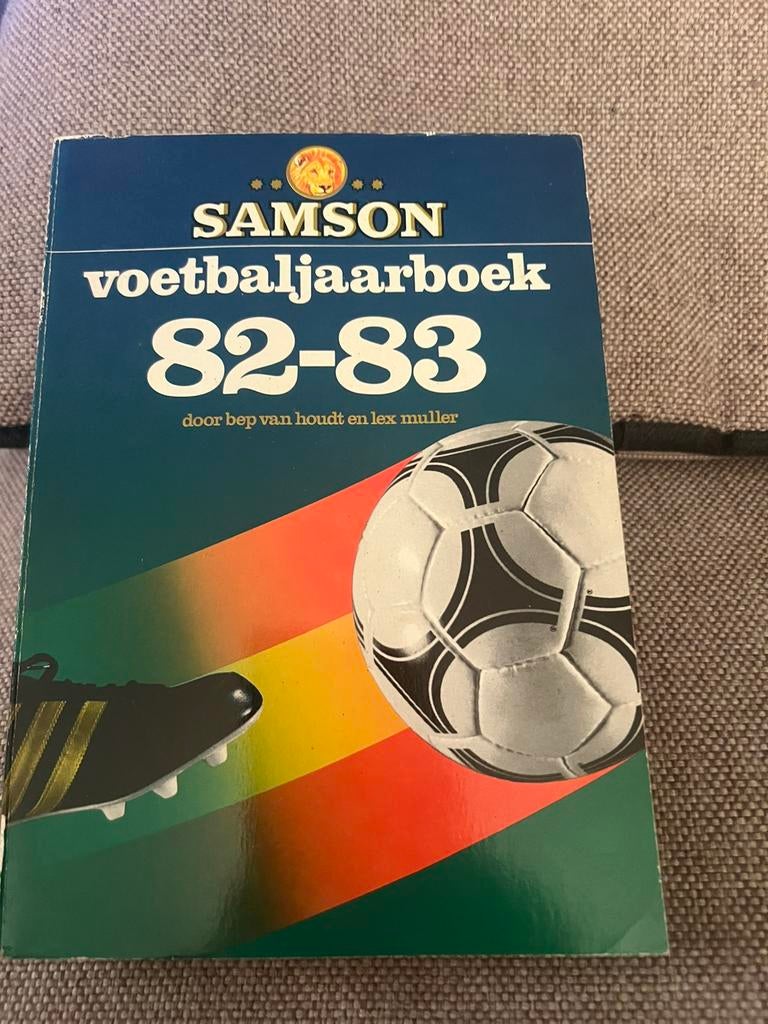 Samson voetbaljaarboek 82-83, Ophalen of Verzenden, Zo goed als nieuw, Balsport