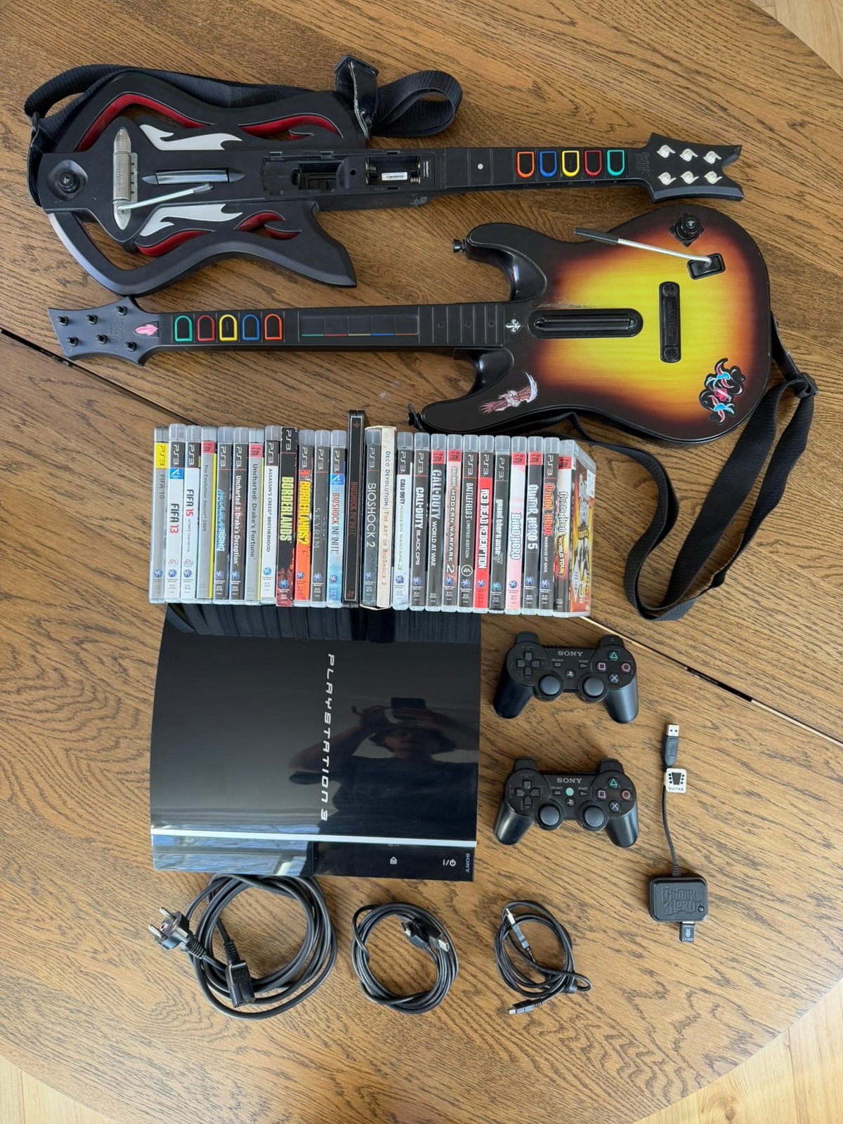 PlayStation 3 + 2 controllers + 2 Guitar Hero + 24 games, Spelcomputers en Games, Spelcomputers | Sony PlayStation 3, Ophalen
