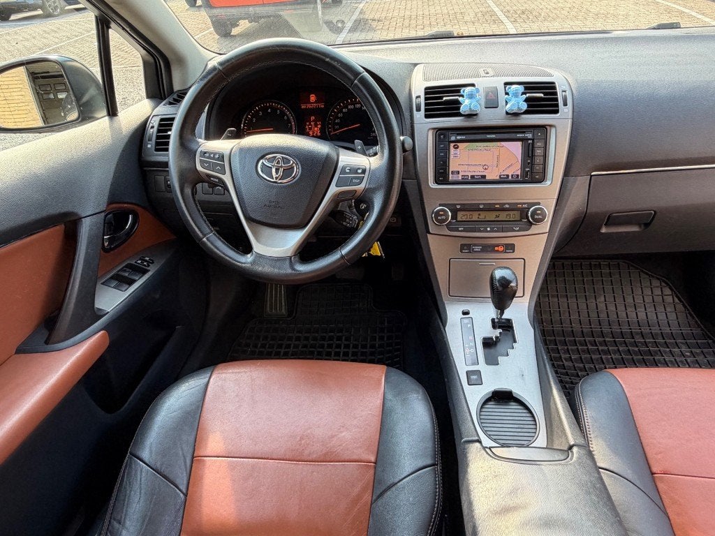 Toyota AVENSIS 2.0 VVTi Bns 2T LEER CLIMA NAVI CAMERA NAP AP, Auto's, Toyota, Euro 5, 4 cilinders, 1987 cc, Navigatiesysteem