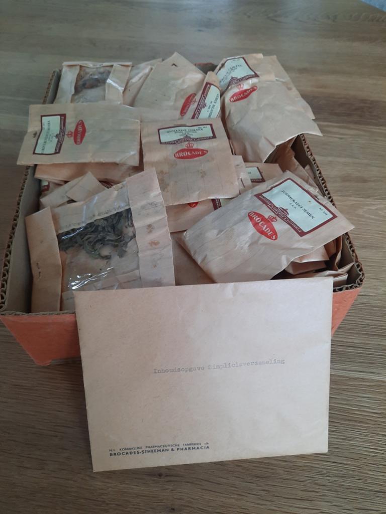 Kruiden- / Simpliciaverzameling drogist diploma - Brocades, Ophalen, Brocades Meppel, -, -