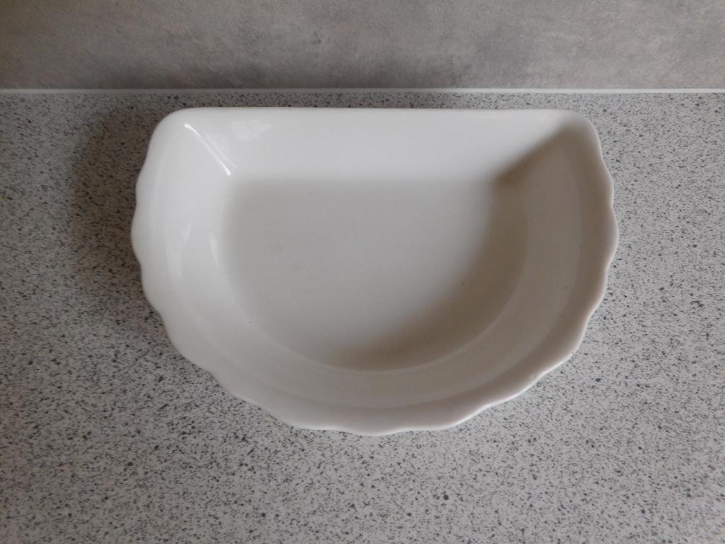 Bord 17x12 Halfrond for KLM by Marcel Wanders, Huis en Inrichting, Keuken | Servies, Ophalen of Verzenden, Zo goed als nieuw, Bord(en)