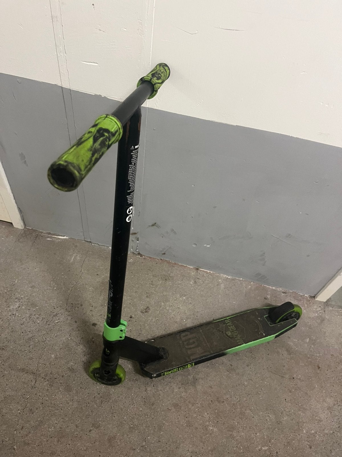 Helm + step, Fietsen en Brommers, Ophalen, Zo goed als nieuw, Gewone step