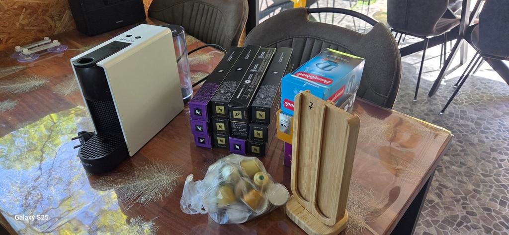 Nespresso Krups machine + 200+ capsules, z.g.a.n., Ophalen of Verzenden, Zo goed als nieuw, Koffiemachine, Koffiepads en cups
