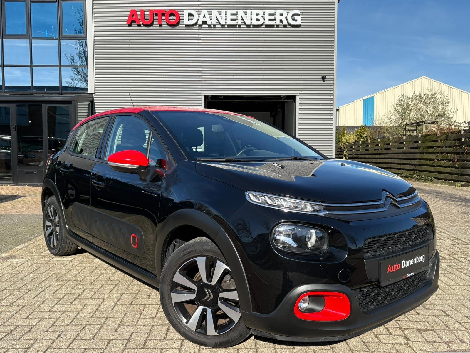 Citroen C3 1.2 PureTech S&S Shine CAMERA,CRUISBOMVOL! GARANT, Auto's, Voorwielaandrijving, Dealer onderhouden, Stof, Gebruikt